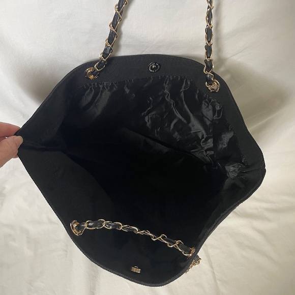NewChanel Canvas Tote Gold Chain Strap VIP - Picture 6 of 13